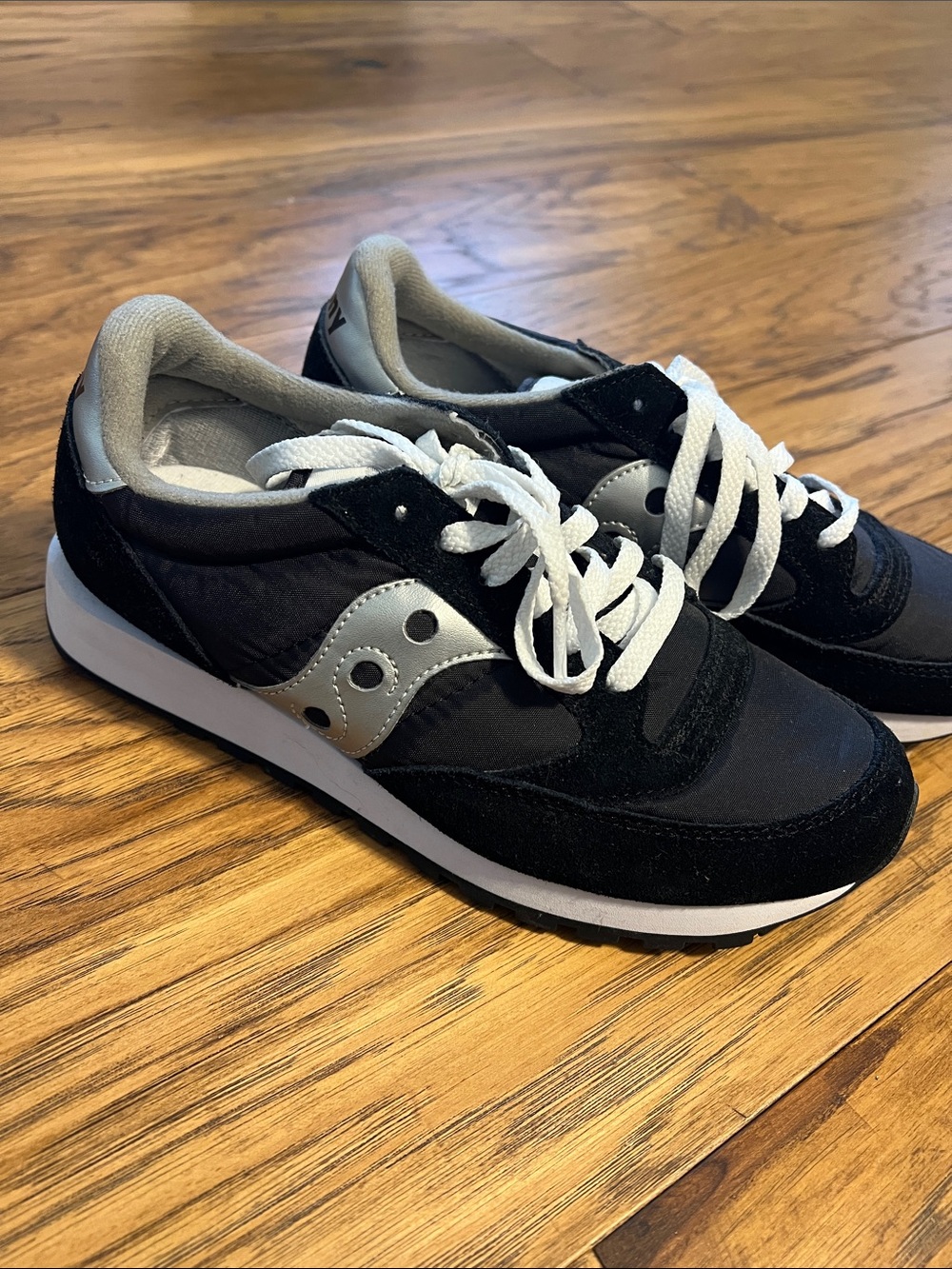 Saucony Black & Silver Low-Top Retro Sneakers
